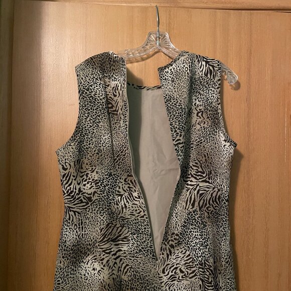 Nygard Collection Petite Leopard Print Sleeveless Dress - Picture 7 of 8